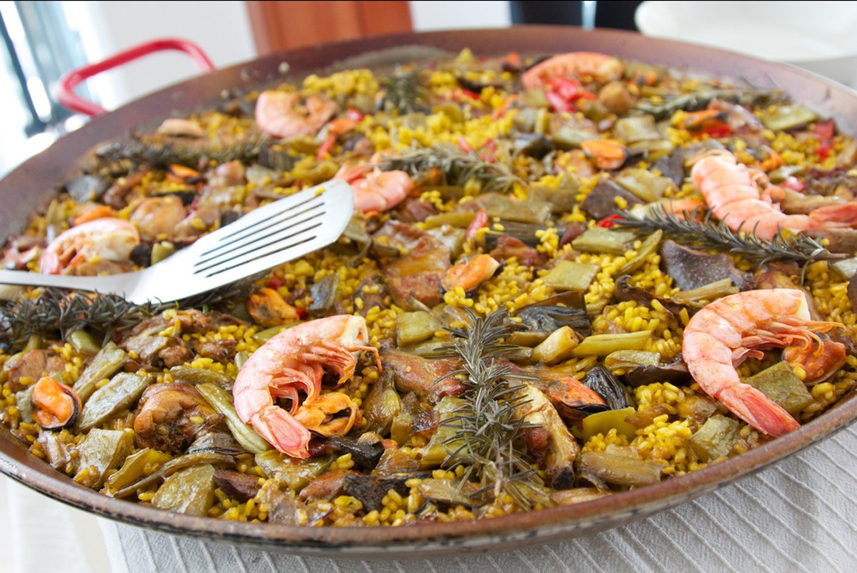 Cơm trộn thập cẩm Paella ở Barcelona, Tây Ban Nha